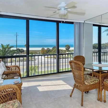 Villa Crescent Royale 312